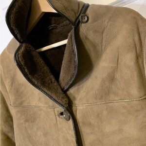 Lakeland womens sz 8 sheepskin Brown Suede Jacket with Black Trim made England